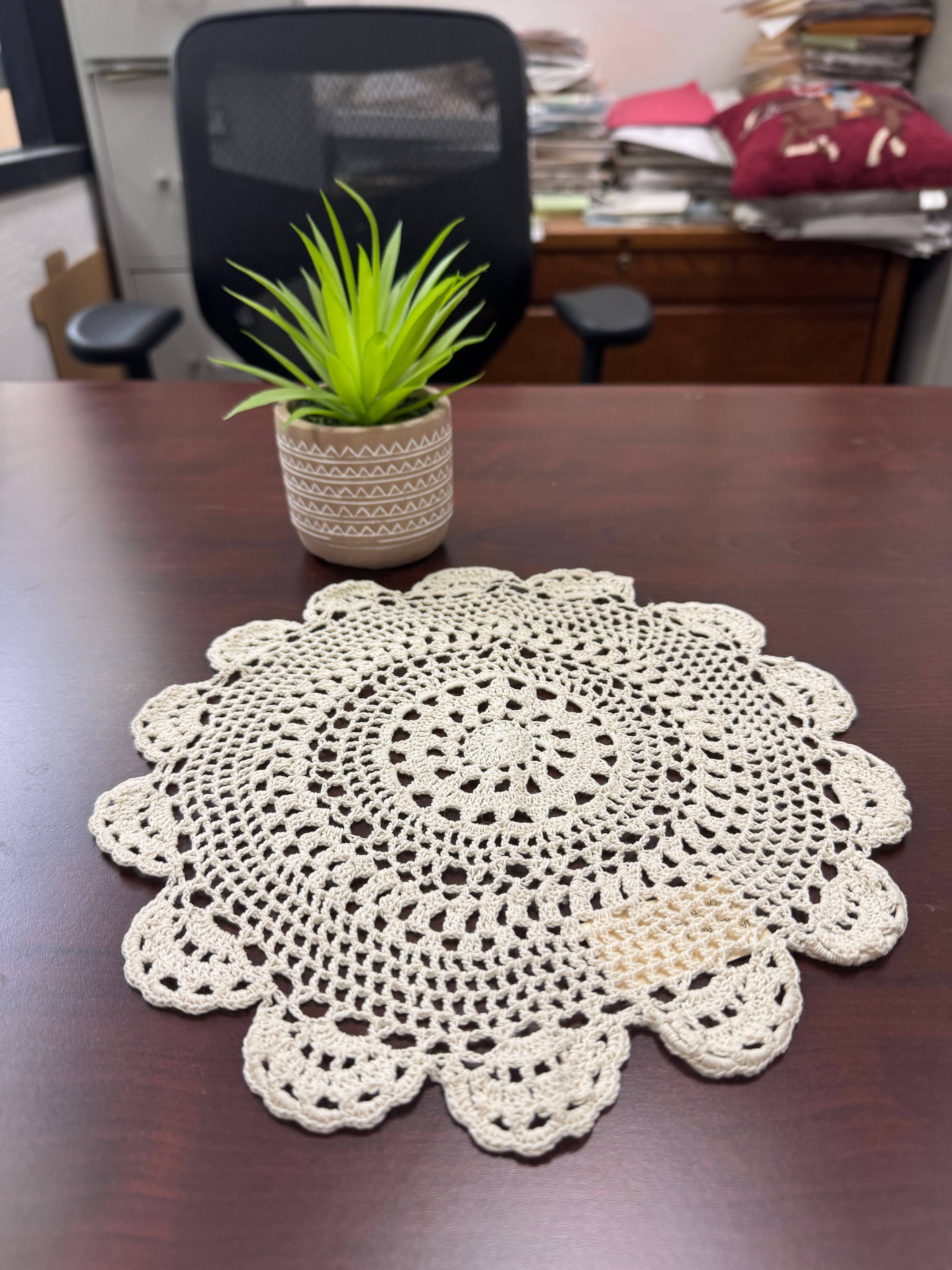 Peking Handicraft – wholesale Dekorativ duk – Annie’s Treasures Doilies "Pacifica" 12" Rund2