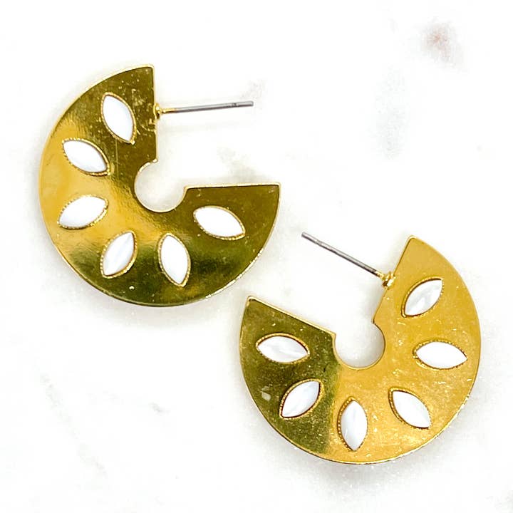 Turning Leaves Hoepel Oorbel - Parelmoer voor wholesale door QuayL Designs