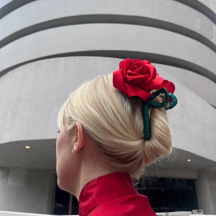 Solar Eclipse – Clips para cabelo - Mulher por atacado – Clipe de garra de caule rosa acetinado feito à mão
