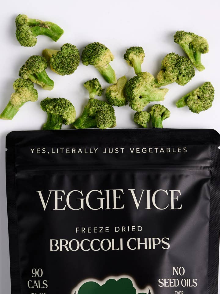 Chips de Brocoli - Crème Aigre & Oignon - 6,99 $/sachet pour la vente par Veggie Vice