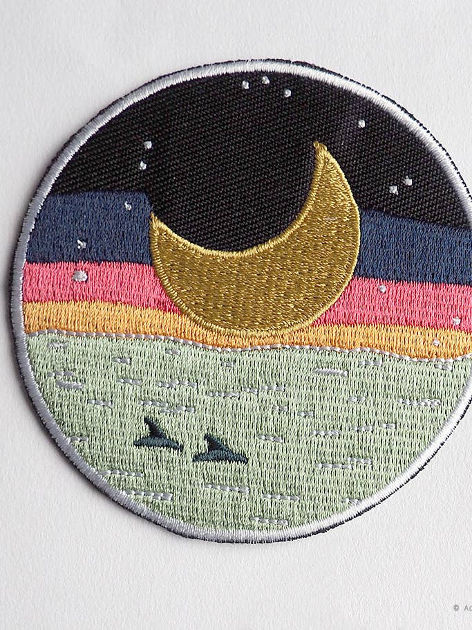 Bestickter Eclipse-Patch für den Großhandel von Adrienne Vita art