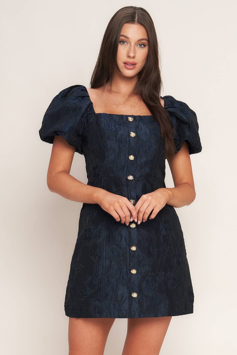 BLEU MARINE Une mini-robe tissée texturée - ID23179 en vente sur Faire0