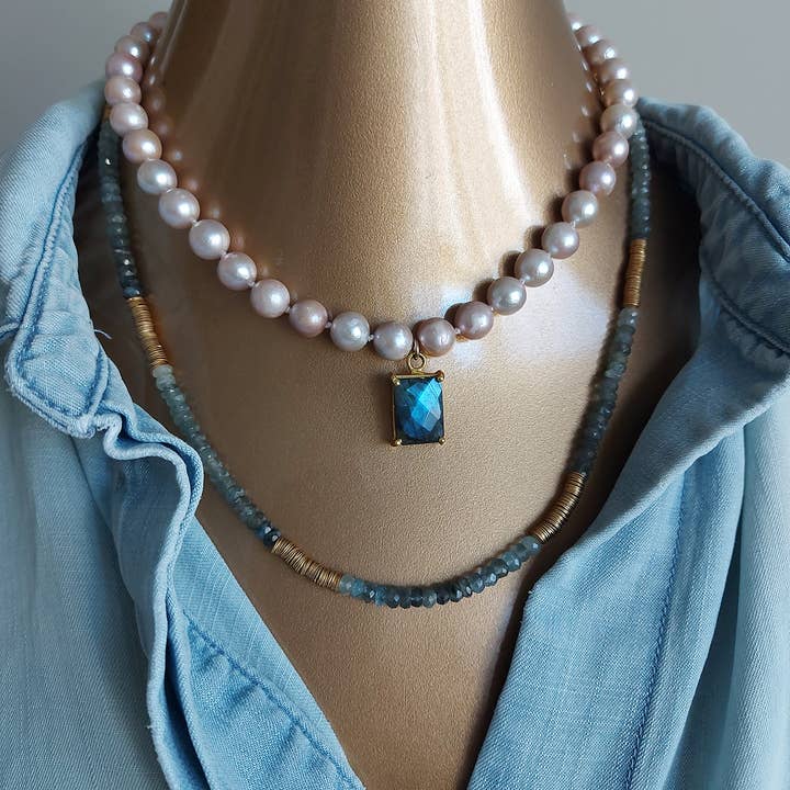 AVAASI - Wholesale Pendant/Charm Necklace - Labradorite and Freshwater Pearls - N 4035
