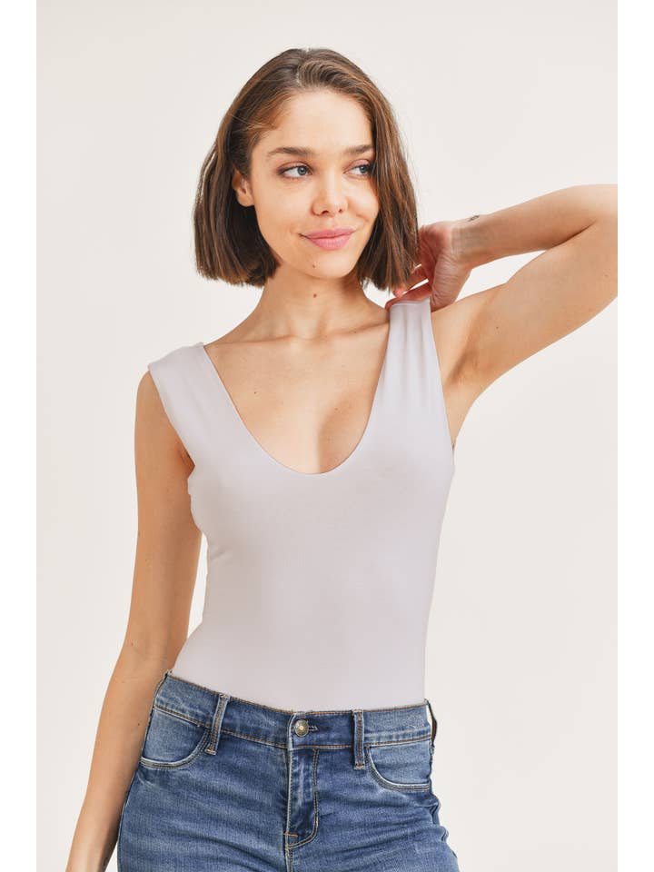 Wasabi + Mint - Wholesale Bodysuit - Women's - <SALE!> CASUAL PLUNGE NECK BODYSUIT FWMB2057