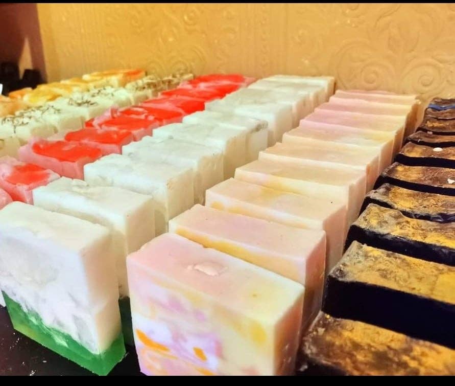 White light at home – wholesale Bar Soap – Strawberry Rhubarb Artisan Soap LOAF5