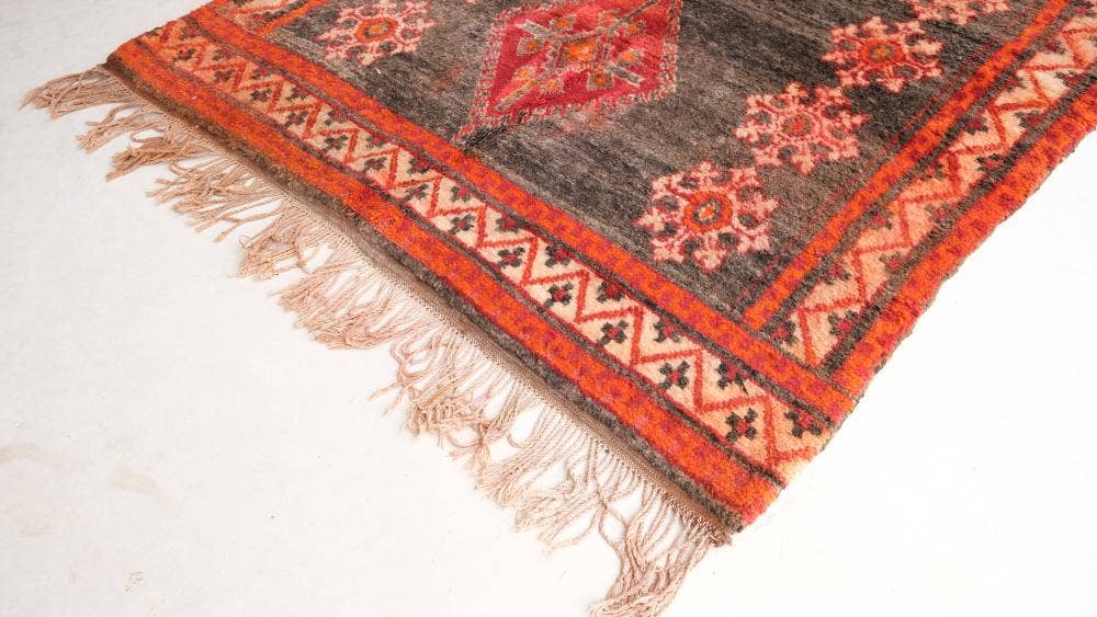 bazarifinagh - Wholesale Area Rug - Black Vintage Moroccan rug made from wool 4x10ft3
