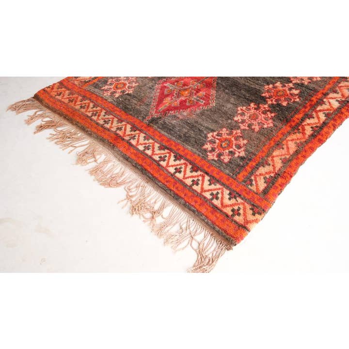 bazarifinagh - Wholesale Area Rug - Black Vintage Moroccan rug made from wool 4x10ft3