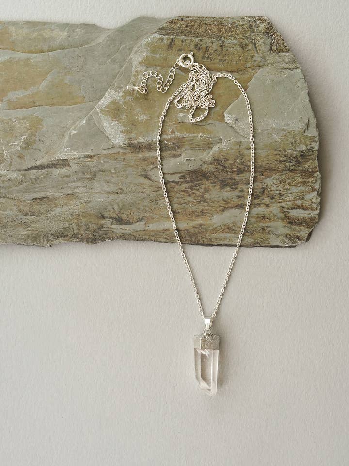 Collier épais en argent 925 pour homme avec cristaux bruts pour la vente par Xander Kostroma