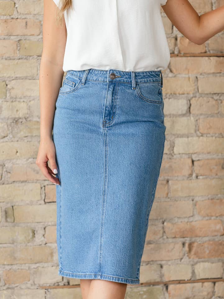 Remi Denim Klassisk Vask Midi Nederdel for engroshandel hos Inherit Clothing Company