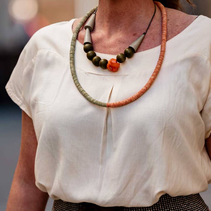 Bijondo - Wholesale Beaded/Pearl Necklace - Wood & Resin Necklace Tilly2