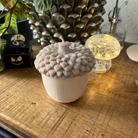 Acorn candle for wholesale by Canndle
