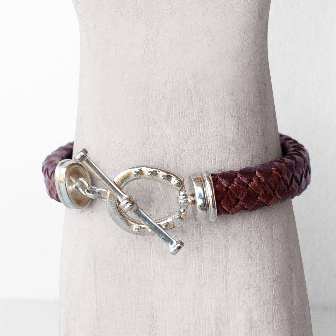 URBAN-EQUESTRIAN – Engroshandel Armbånd med vedhæng – Aristo - Armbånd i sterlingsølv med brun læder og hestesko4