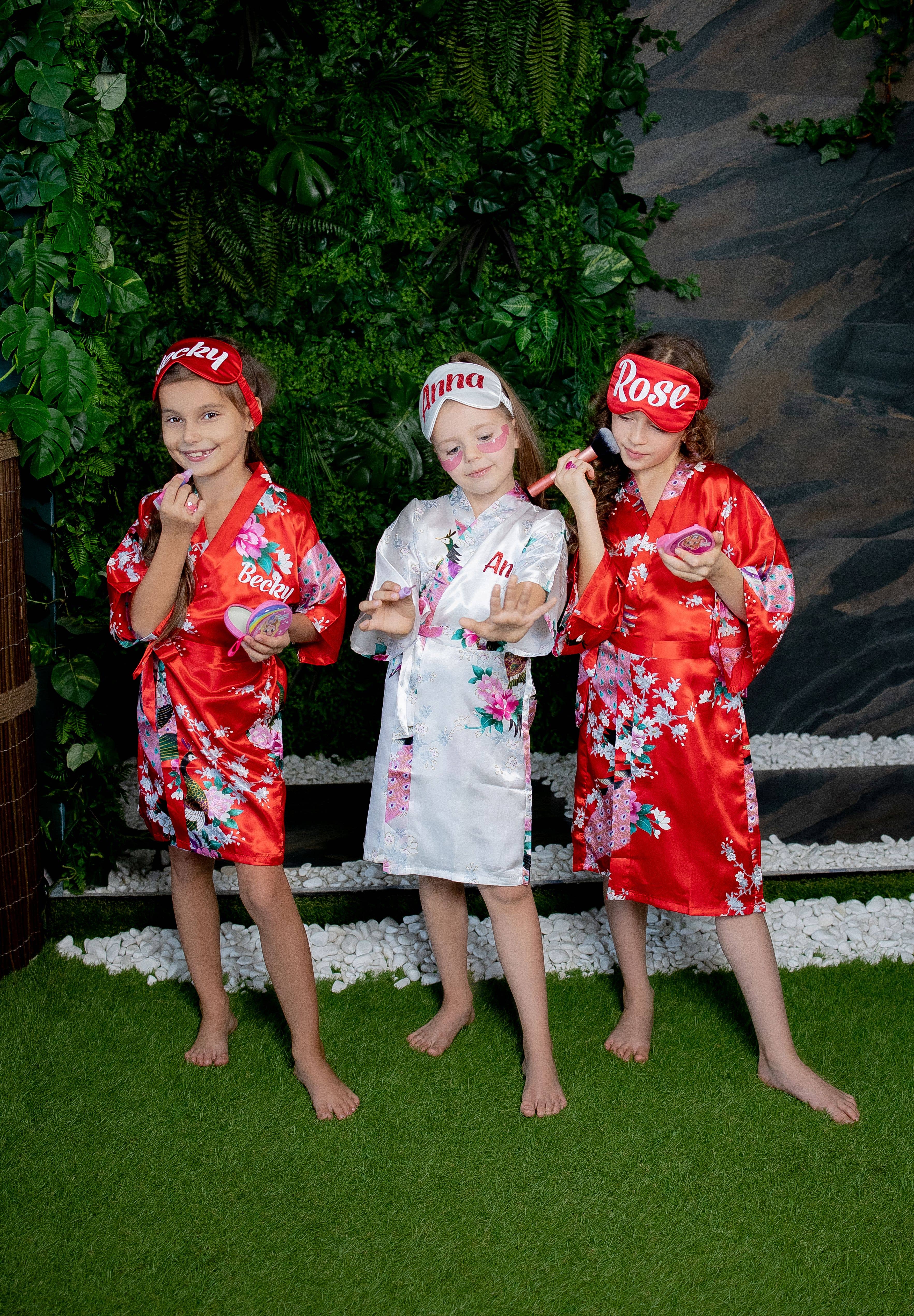 Sisters G Kids – Roupão de banho - Crianças por atacado – Kimonos infantis de cetim com estampa floral e pavão19
