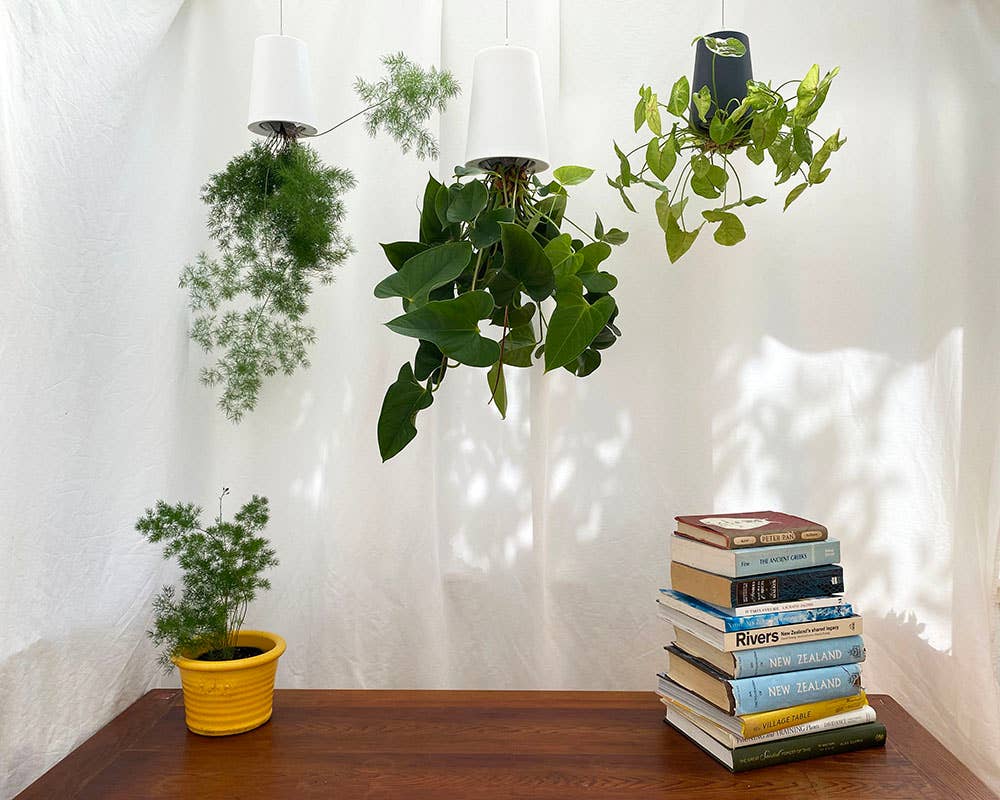 Boskke - Wholesale Hanging Planter - Sky Planter Recycled - Medium - self-watering plant pot2