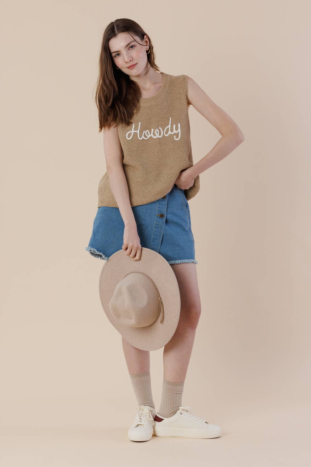 A & SHE - Wholesale T-Shirt - Women's - Howdy Embroidery Sweater Tank – Western Sleeveless Vest3