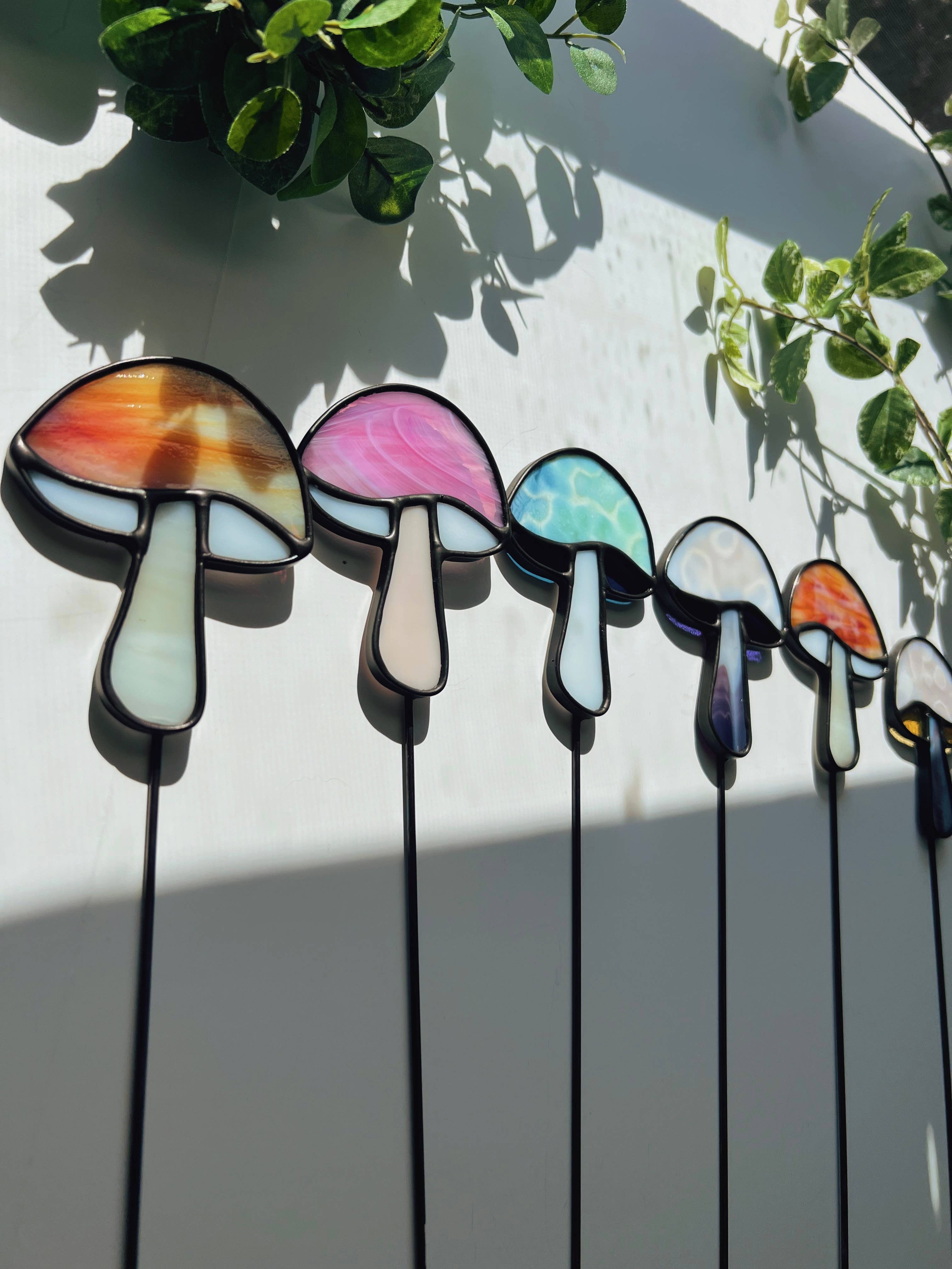 Wild Bloom Glass - Wholesale Garden/Lawn Stake - Mushroom Plant Stake Stained Glass | Plant Accessories7