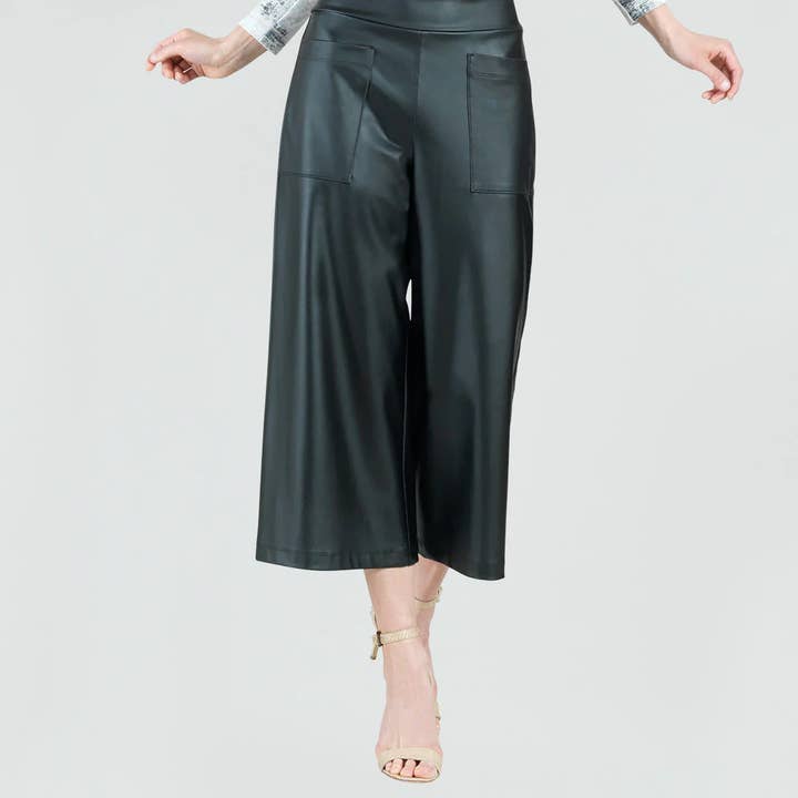 PT36L - Liquid Leather™ - Pantalon gaucho avec poche avant pour la vente par Clara Sunwoo