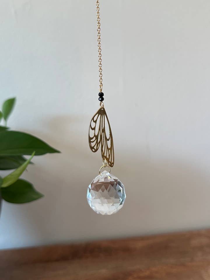 Attrape-soleil en forme d'aile de papillon, décor naturel moderne en laiton  pour la vente par Ombra & Luce