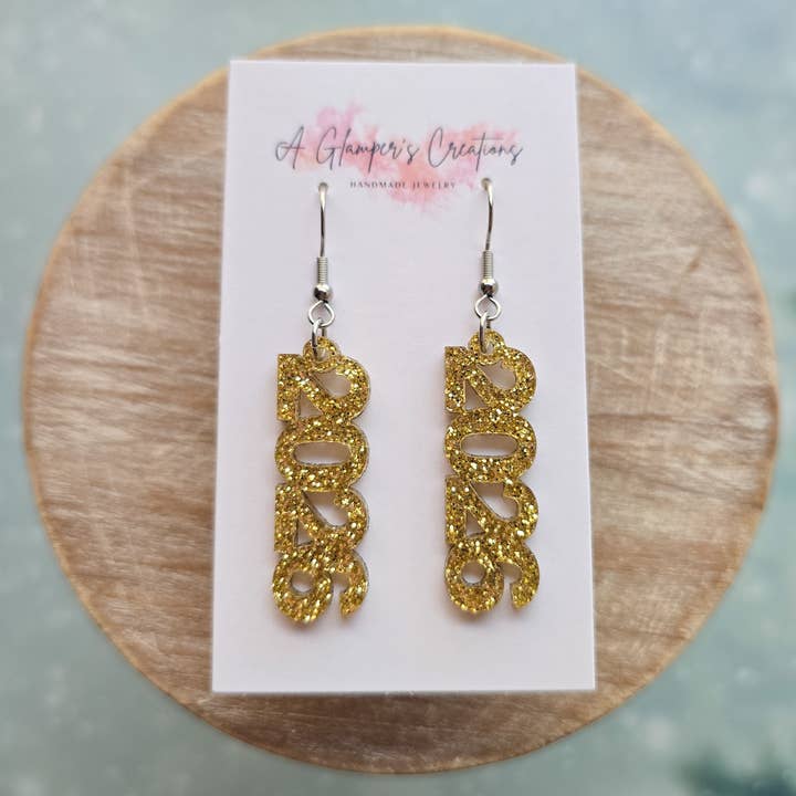 Boucles d'oreilles acryliques pailletées or pour le réveillon du Nouvel An 2026 pour la vente par A Glamper's Creations LLC