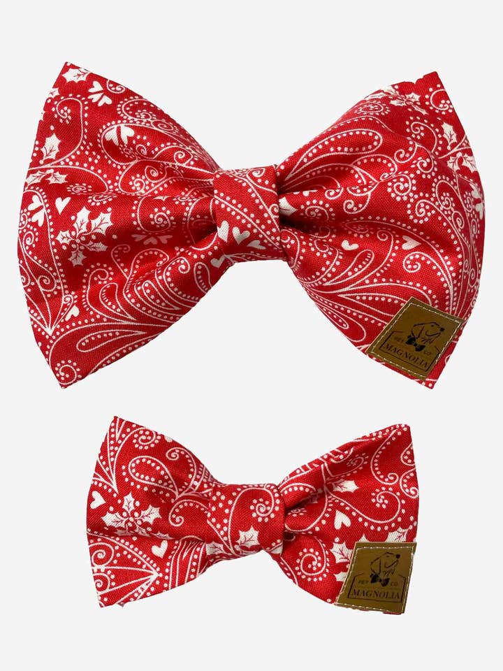 Valentine Rød Paisley Butterfly for engroshandel hos The Magnolia Pet Co.