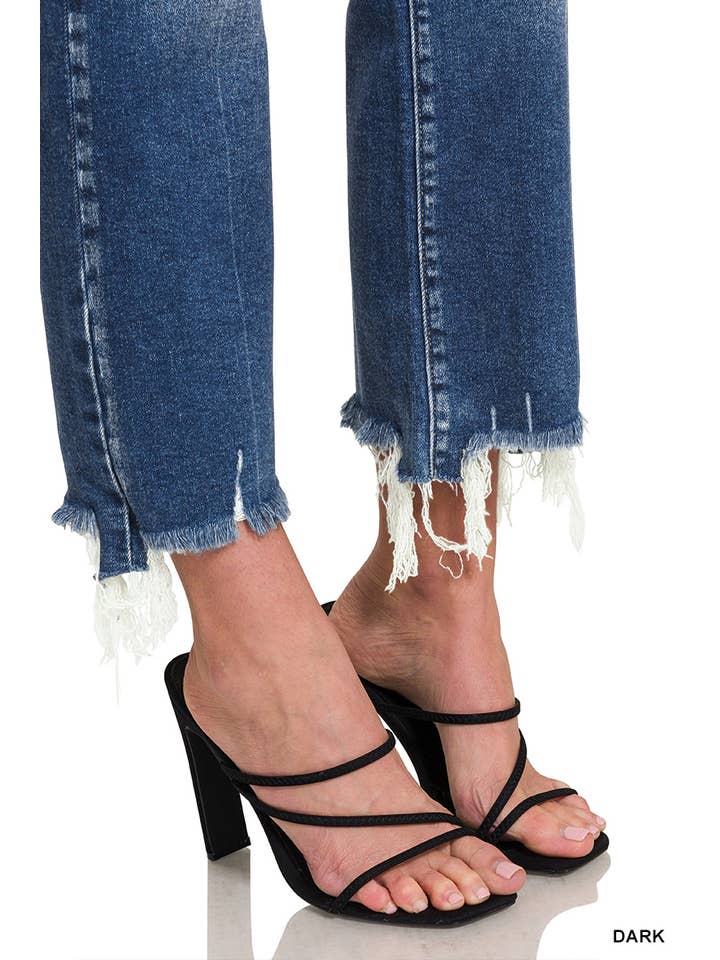 42POPS - Vendita all'ingrosso Jeans - Donna - Jeans in denim con orlo sfrangiato e strappato.6