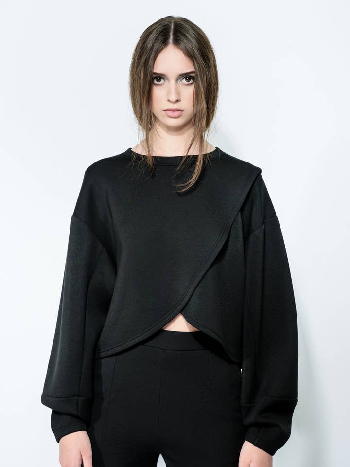 La Felpa Incrociata a Ritaglio per la vendita all'ingrosso da parte di Article X