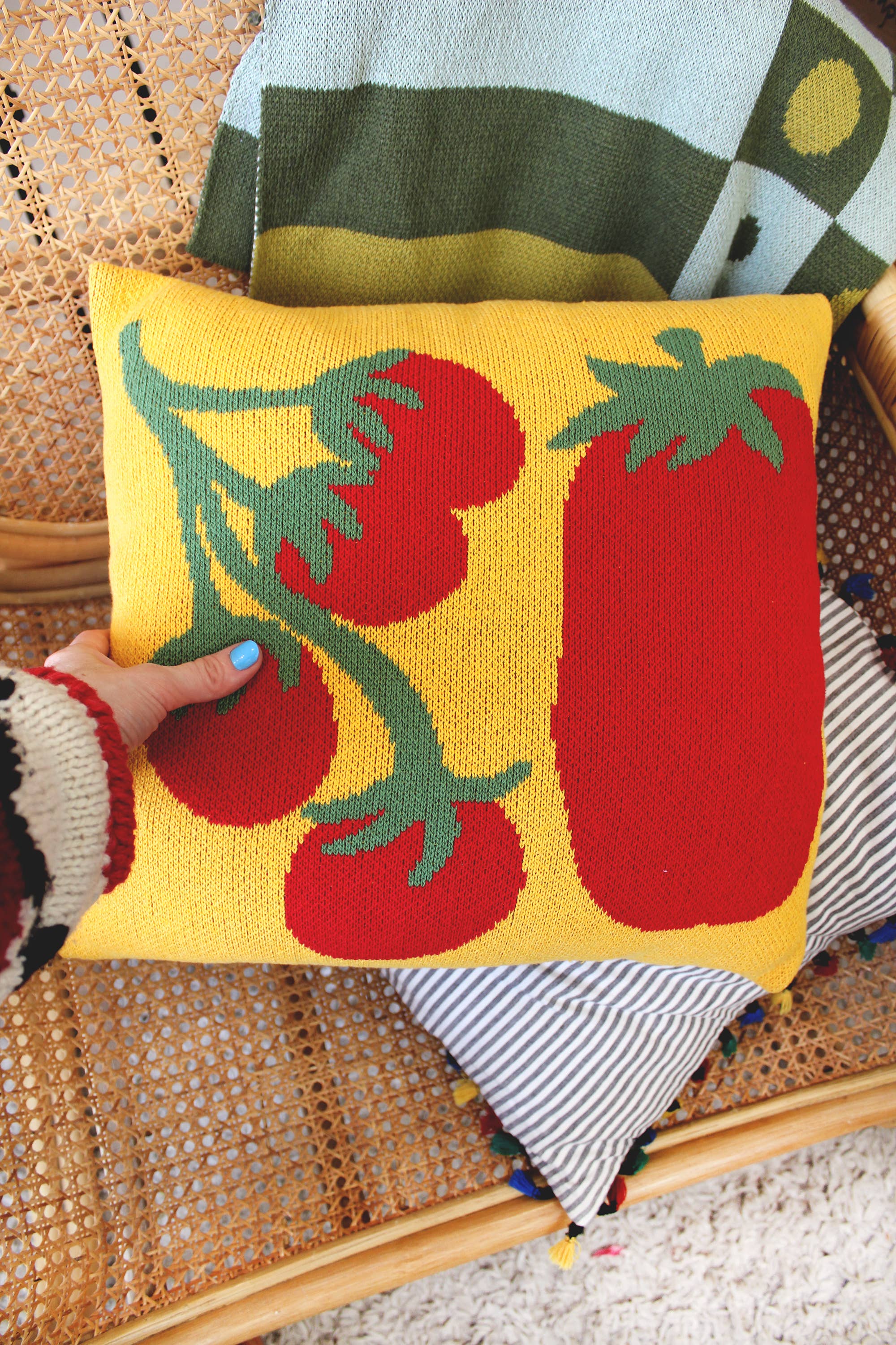 Calhoun & Co. - Wholesale Throw/Decorative Pillow - Tomato Knit Throw Pillow0