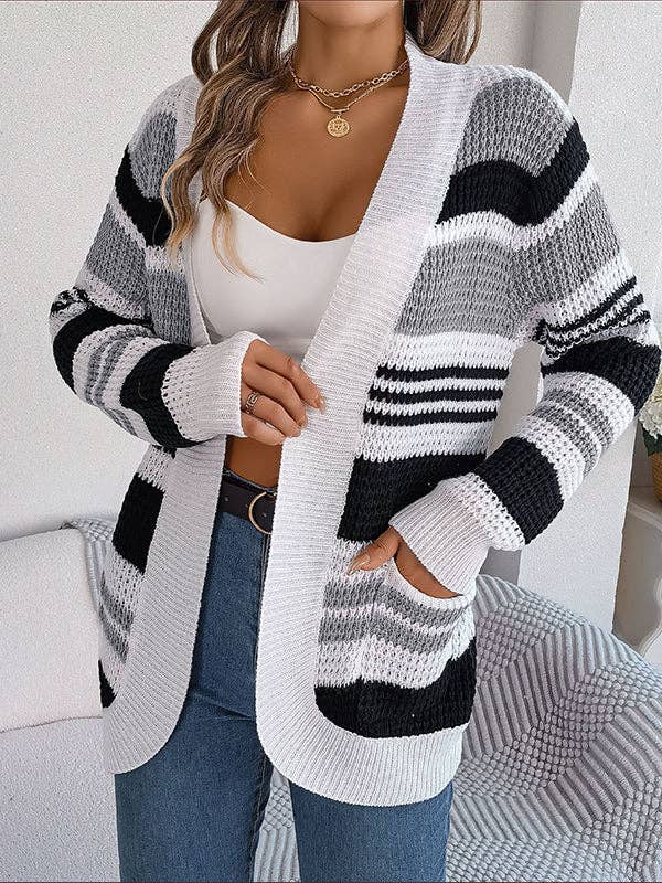 Cardigan sans col rayé à manches longues et poches de couleur contrastante pour la vente par StyleGalX
