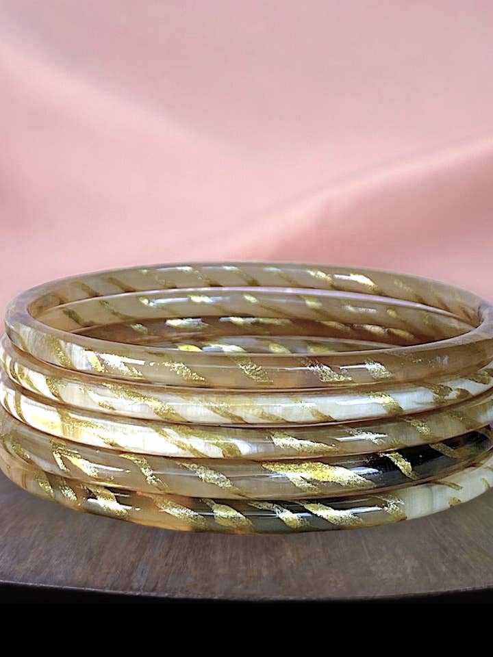 Horn bracelet 4mm gold zebra 01 for wholesale by JolieJulie-MaLune-VentiLLo