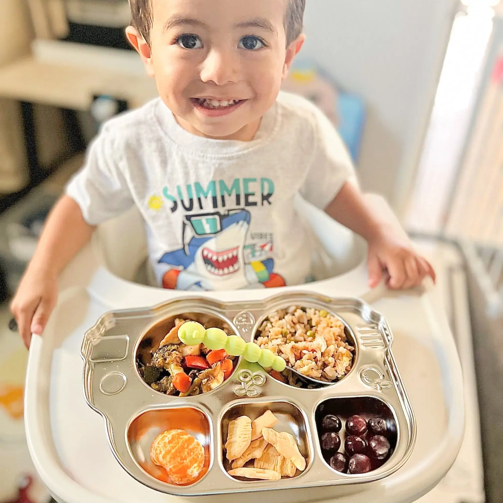 Innobaby on Faire – wholesale Dinner plate – Kids & Baby – Stainless Steel Divided Plate in Fun Kid-Friendly Bus Shape12