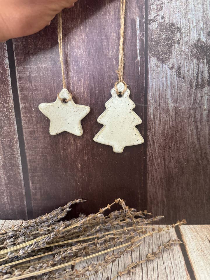 Adorno de Navidad de cerámica. para venta al por mayor de Wolf and Clay Pty Ltd