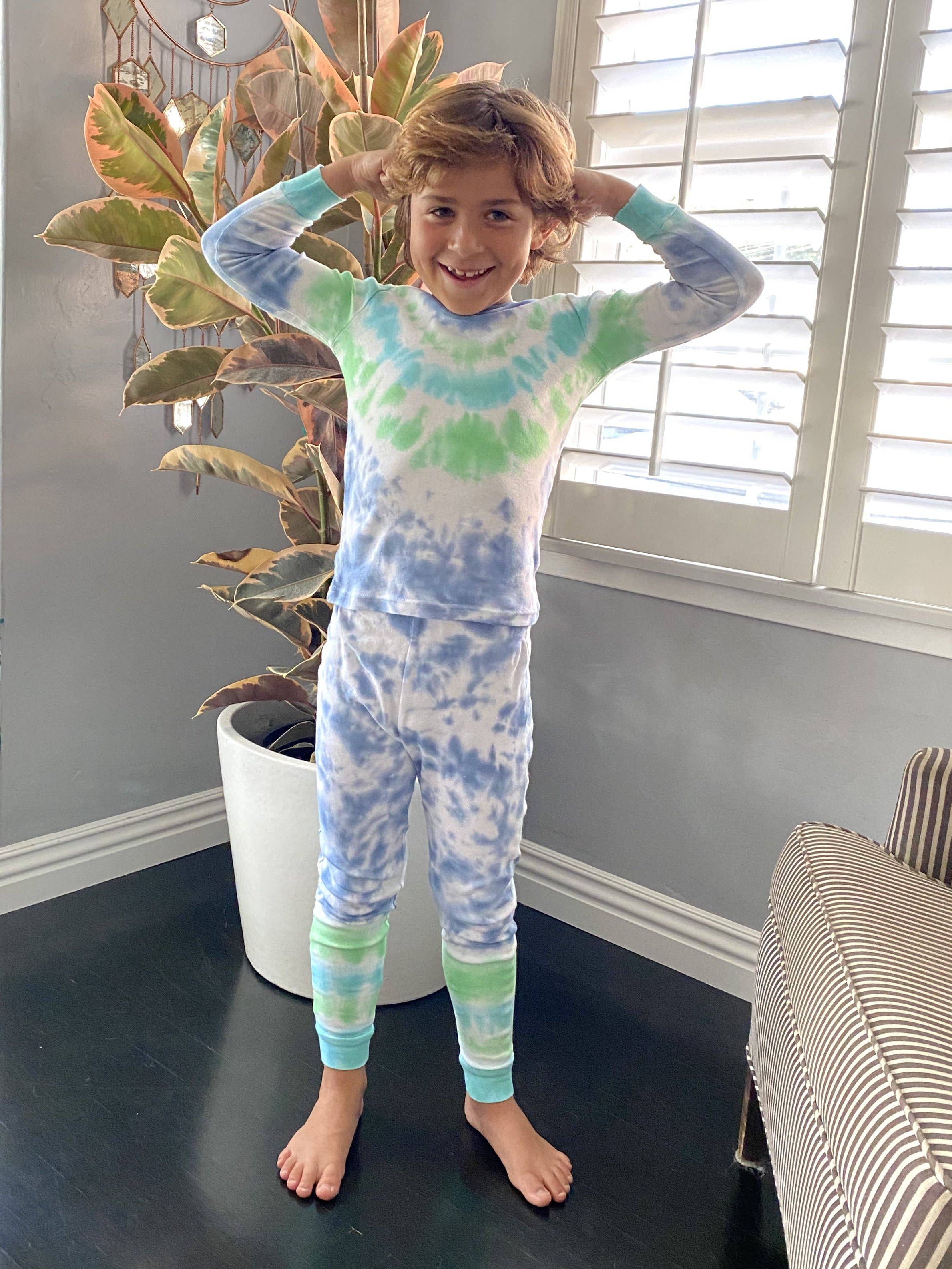 Sejrrige Aktivitet Kit - Victorious Collection - 2 Pc Pyjamas - Tie Dye for engroshandel på Faire6