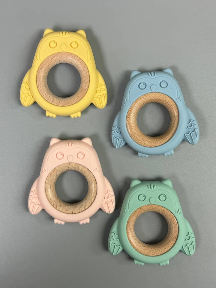 BPA Silicone & Beechwood Teether Ring Owl for wholesale by Three Hearts & Co./EMO & CO.