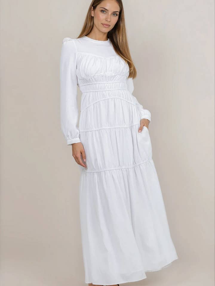 Robe de temple Heidi pour la vente par Fehrnvi Apparel