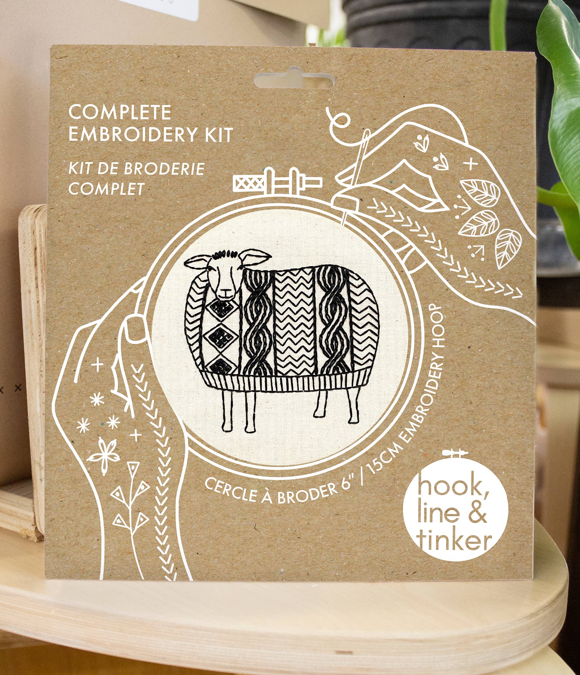 Hook, Line & Tinker Embroidery Kits - Vente Accessoire de broderie/point de croix - Kit de broderie complet Sweater Weather She4
