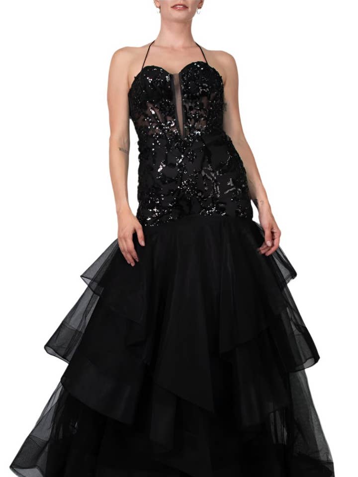 Jurk in kleur, geborduurde jurk met diepe halslijn voor wholesale door Immediate Apparel