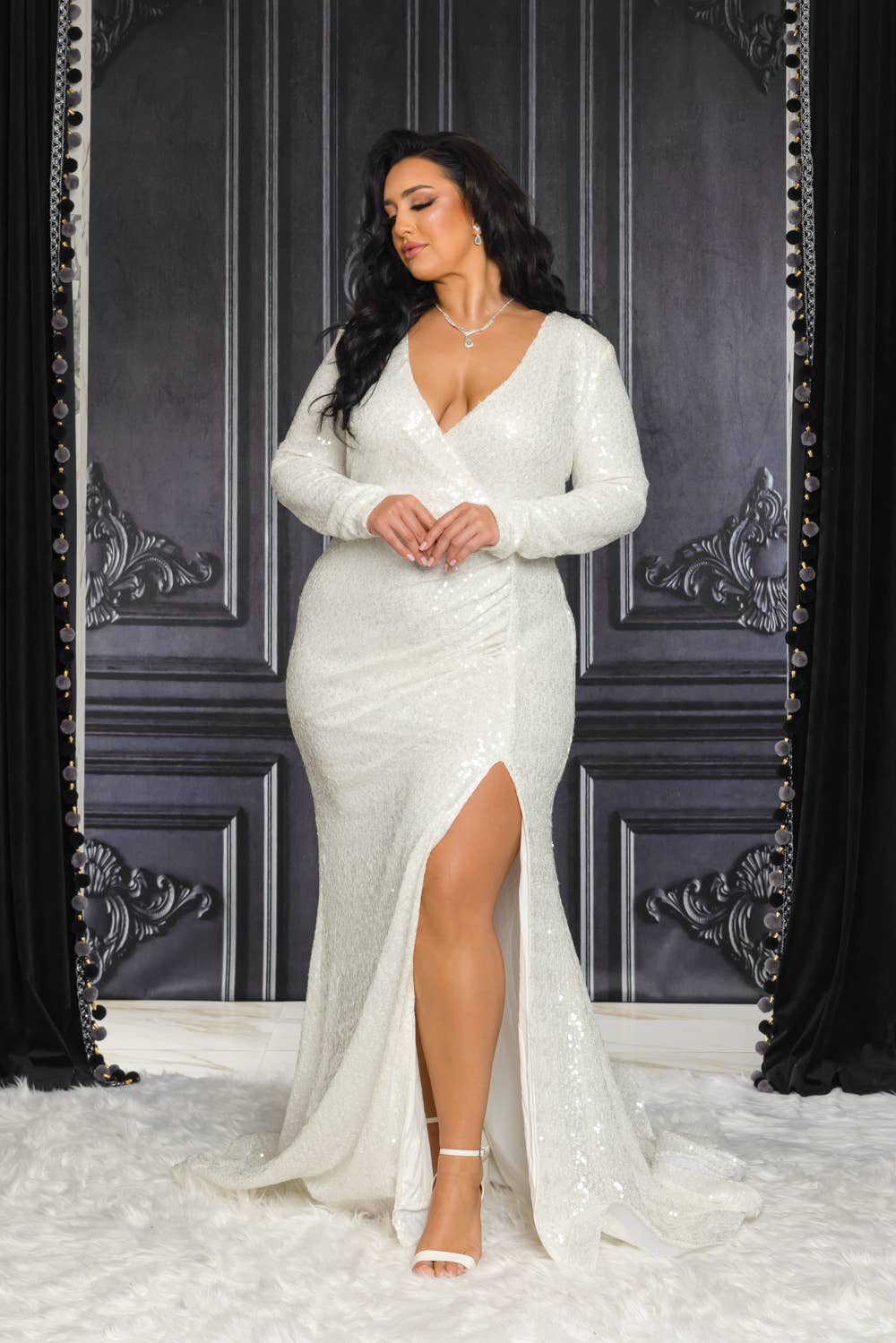 Blanc Robe maxi à sequins blancs à manches longues P9256AP5-PLUS en vente sur Faire0