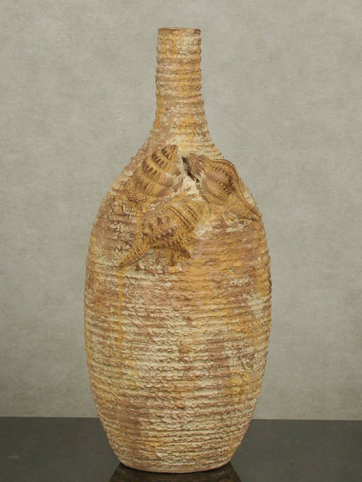 Vase en coquillage naturel pour la vente par Accessories by Sherwood