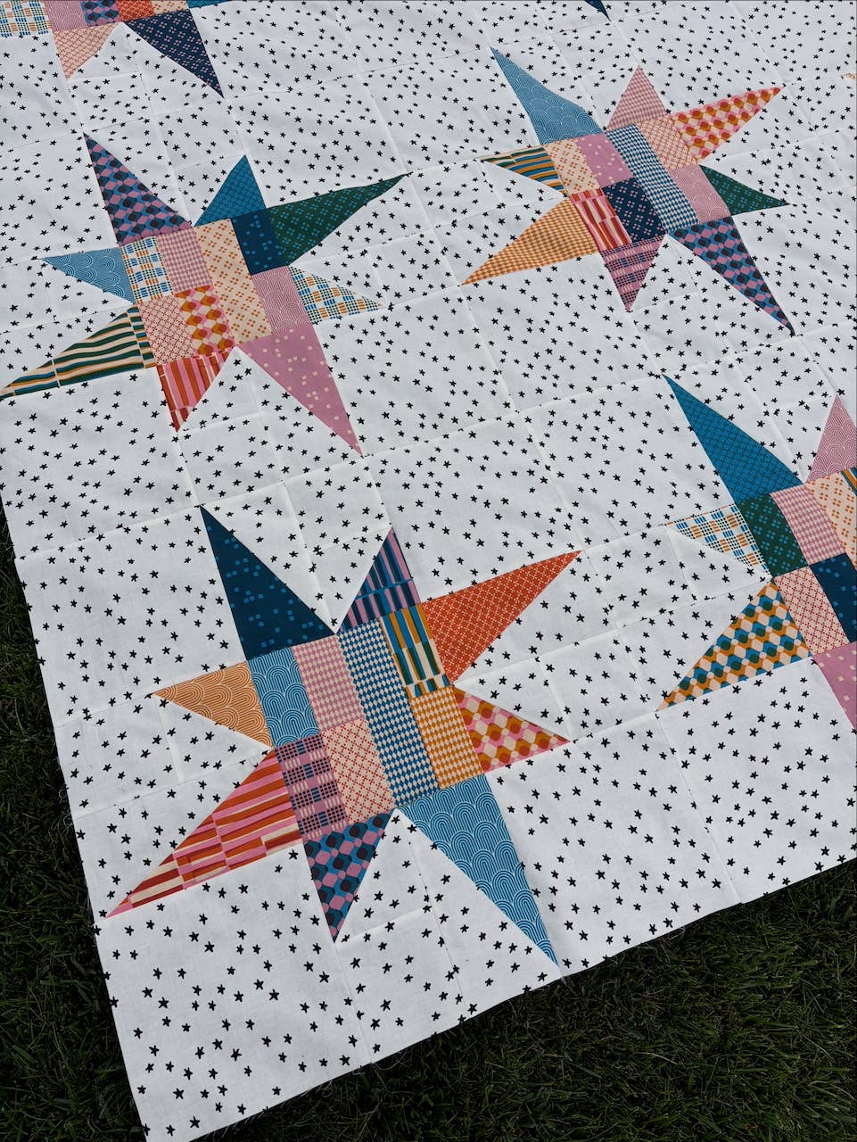 AllisonRamsing.com - Wholesale Craft Supplies - *NEW PATTERN* Family Stars Quilt Pattern - Printed 2
