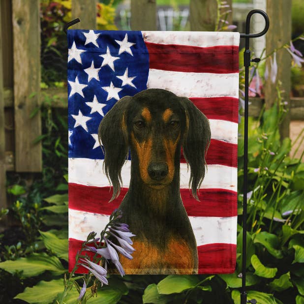 Caroline's Treasures - Venta al por mayor Bandera y manga de viento - Bandera de jardín de galgo saluki negro y tostado con bandera americana WDK64020