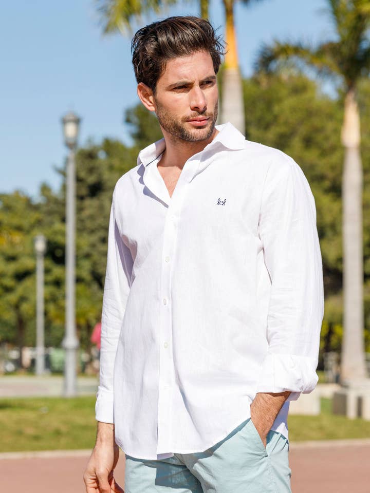 Custi Mikelo – Großhandel Hemd mit Button-down-Kragen – Herren – Weißes Leinenhemd | Ibiza