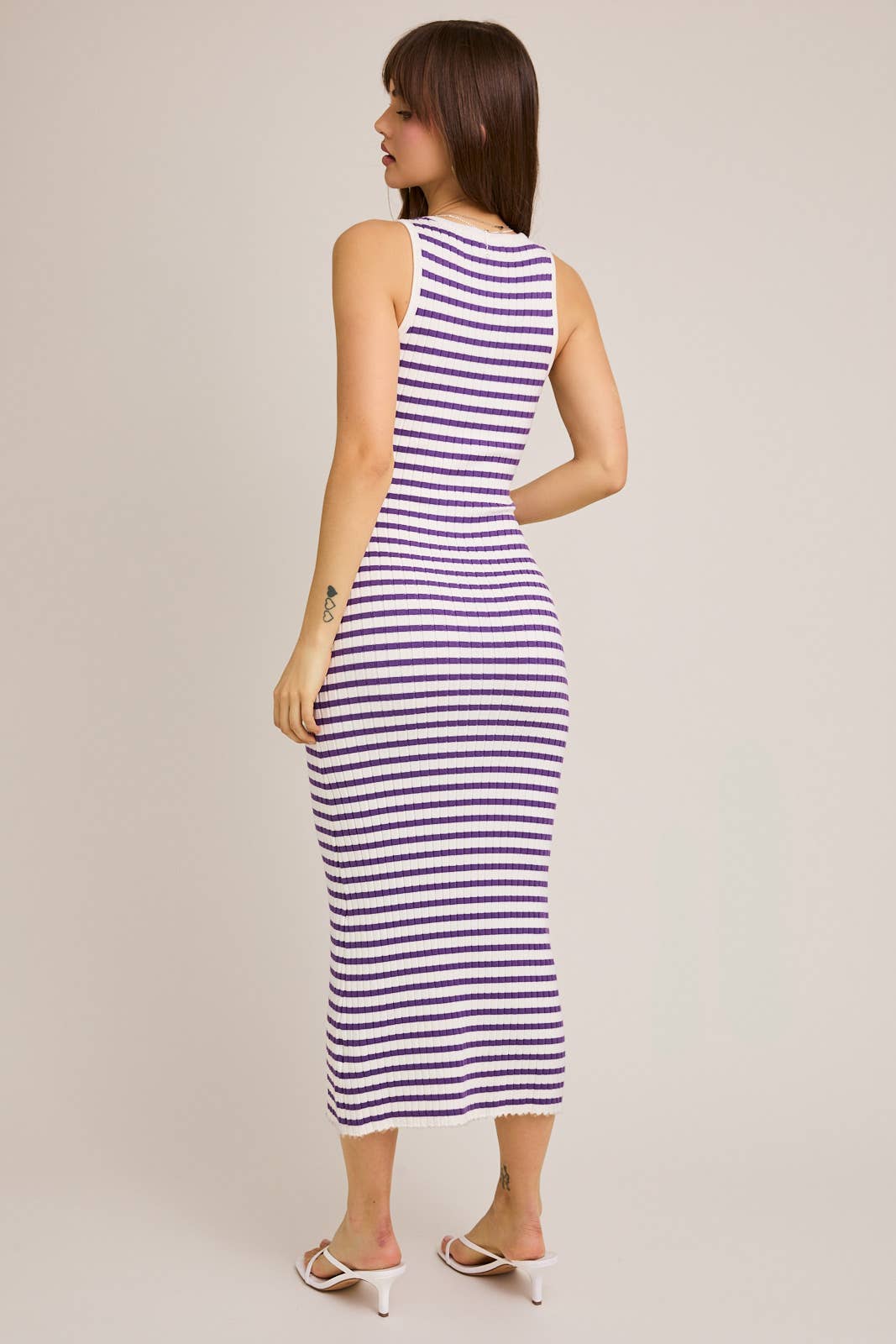 LE LIS - Wholesale Dress - Women's - SLEEVELESS ROUND NECK STRIPED RIB SWEATER DRESS25