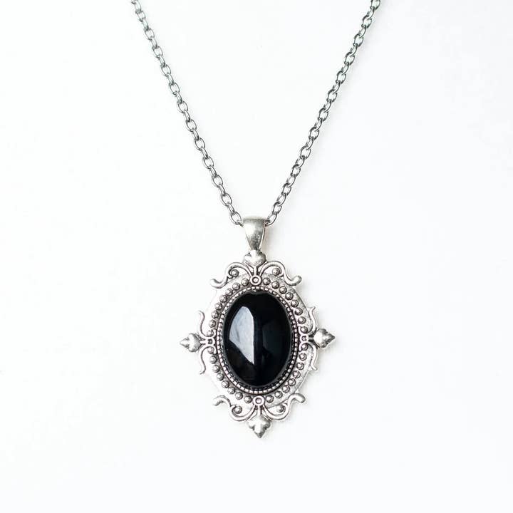 Gothic Halsband med svart Onyx hänge och Silver kedja för wholesale av Decadent Designs