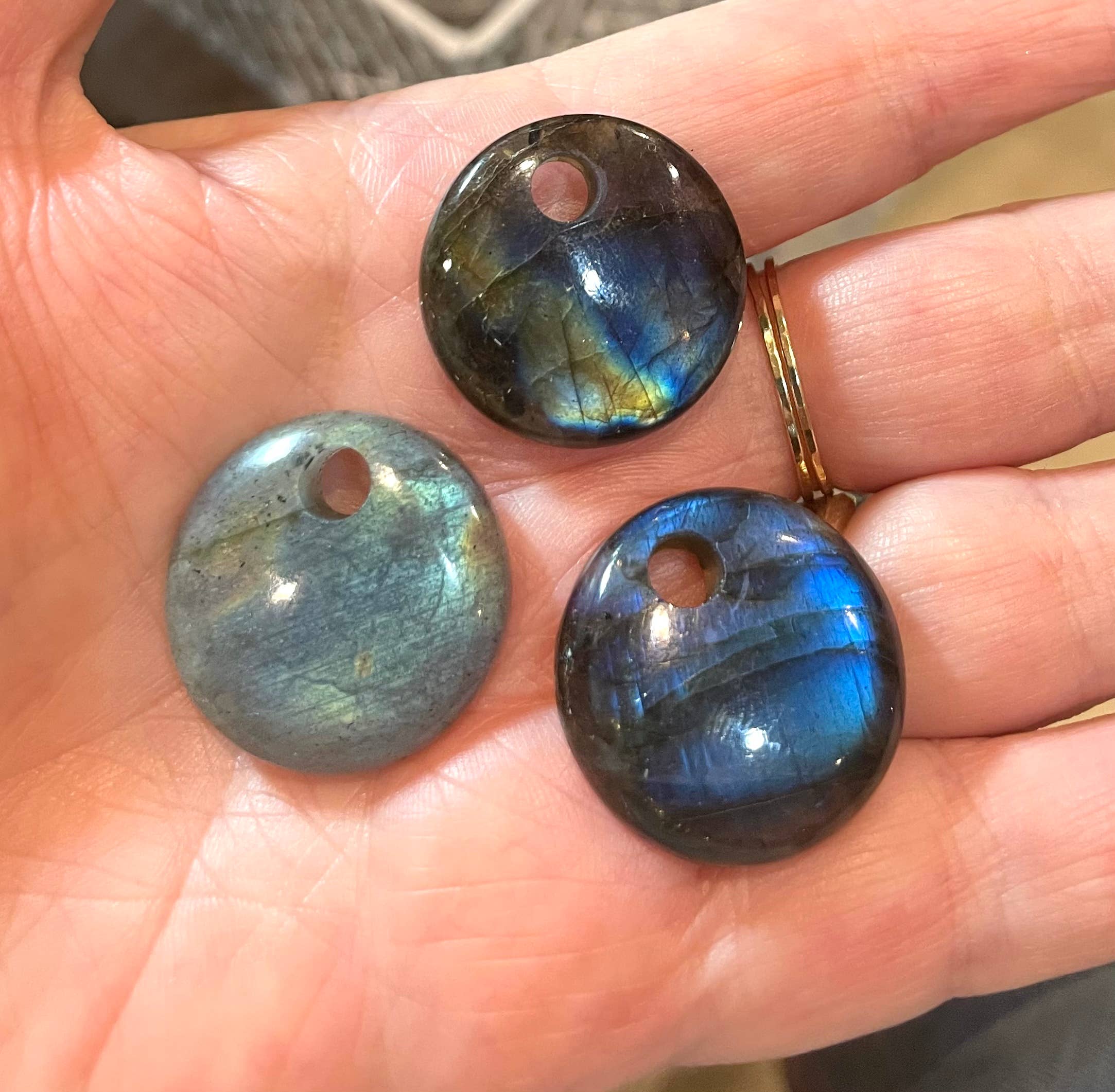 Lily Chartier / Mermaid Rope - Vente Colliers à pendentif - Collier corde sirène avec labradorite ronde1