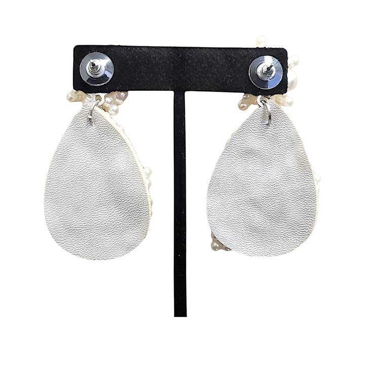 Bijoux Envie Statement Jewelry - Wholesale Dangle Earrings - Pearl Earring | Coastal Earring | White | Teardrop | Boho