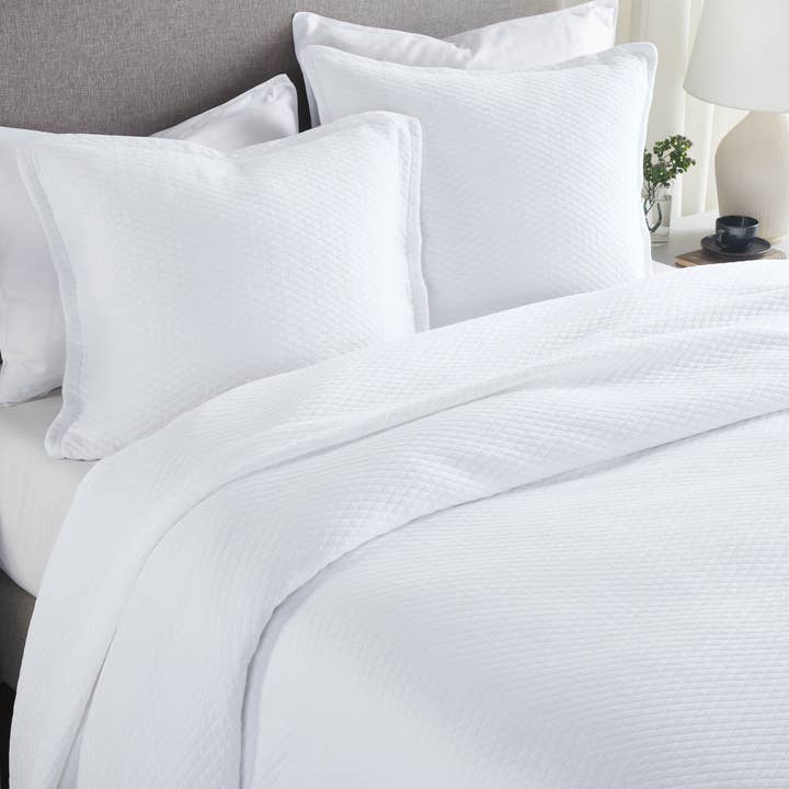 India's Heritage - Wholesale Coverlet - Diamond Cotton Coverlet, White1