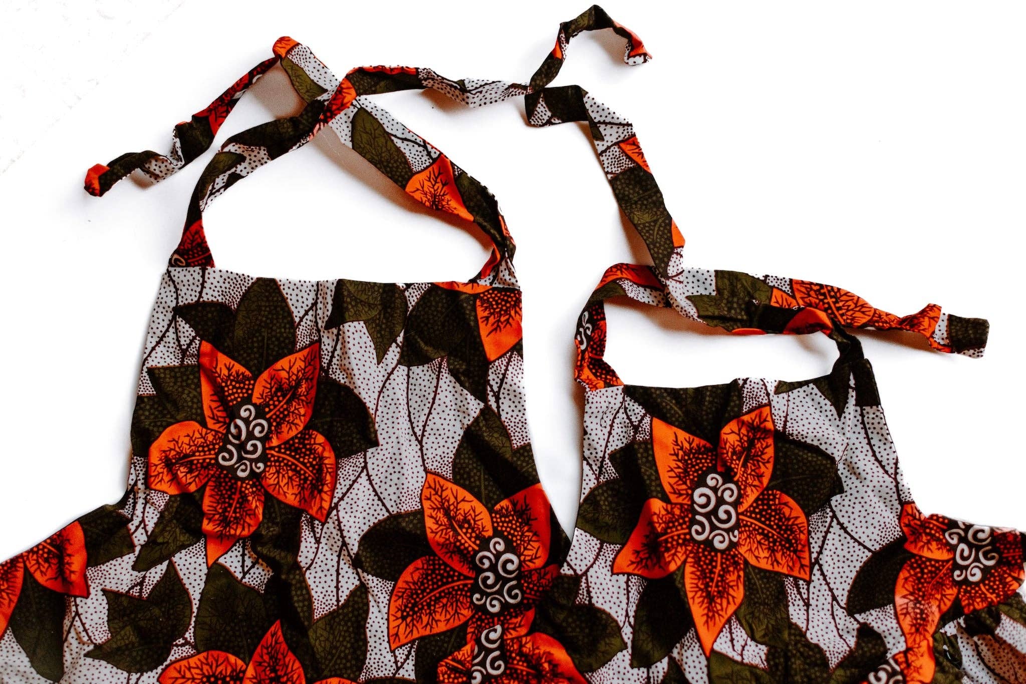 Grain of Rice Project - Wholesale Apron - Adult and Child Apron Set1