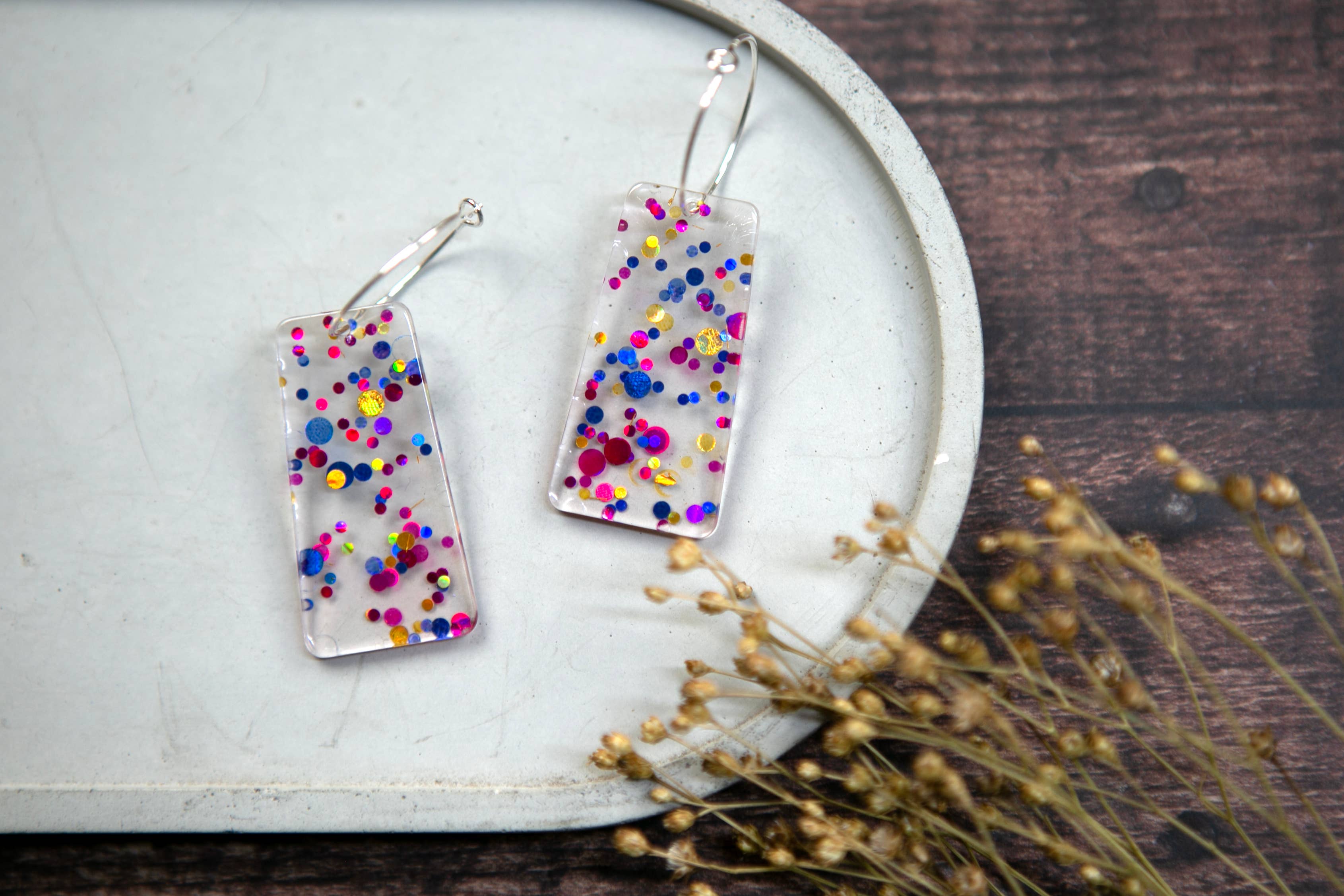 The Old Farmhouse Jewellery - Vendita all'ingrosso Orecchini pendenti - Cerchi rettangolari in argento Sterling acrilico, design accattivante0