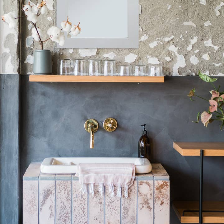 North American Art & Mirror - Wholesale Wall Mirror - Classic 16x16 Mirror1