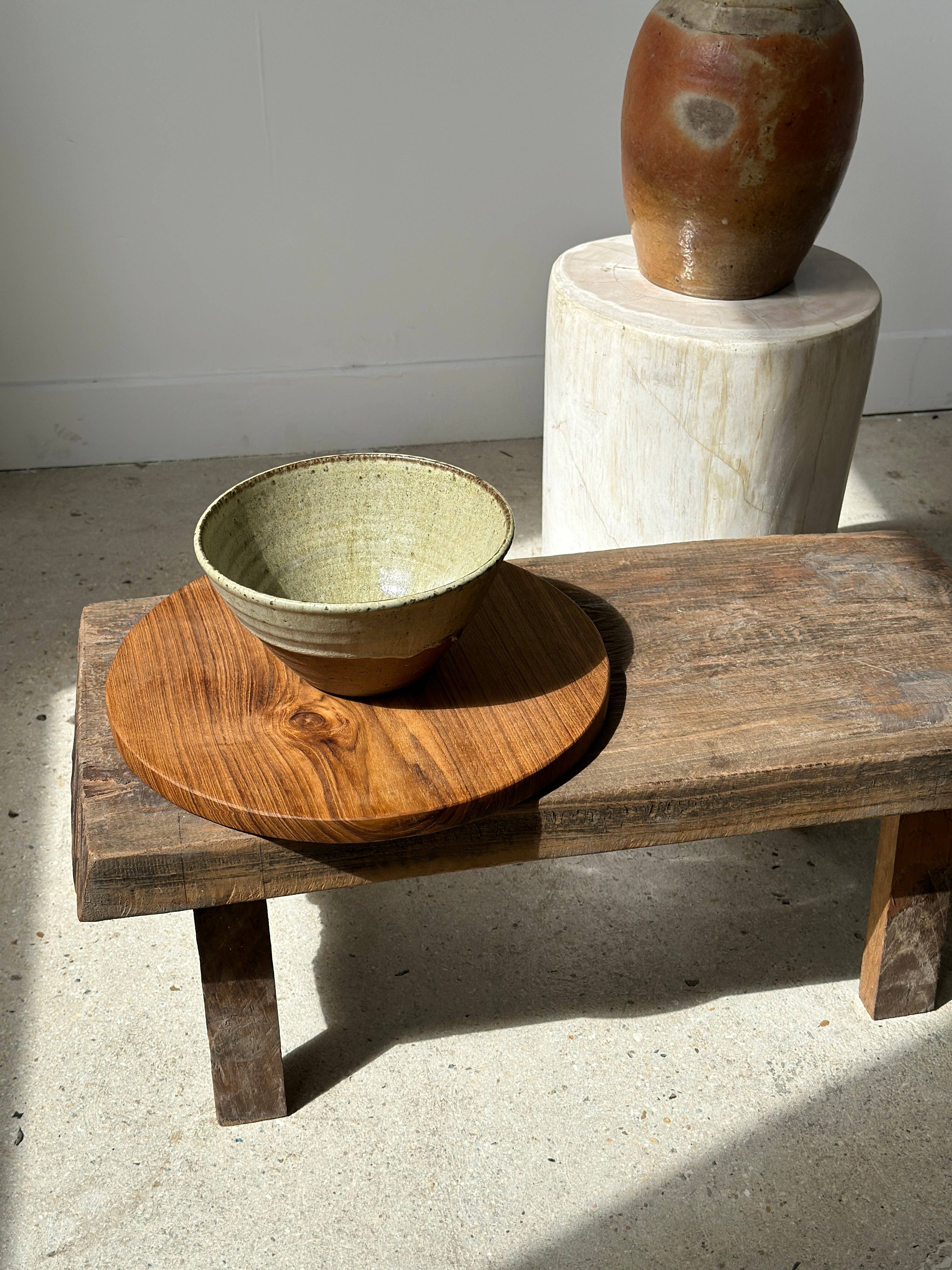 Office Objets – wholesale Skärbräda – Rund skärbräda i urholkad teak D:3069